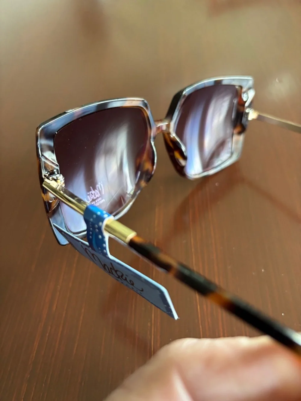 Mackie 100% UV protection Square/round tortoise shell,gold arms,pink lens - Picture 6 of 12